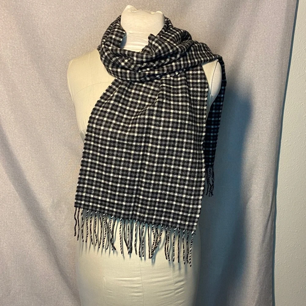 100% Cashmere Plaid Scarf — Ergo Montovani. Black and White Checkered Scarf.